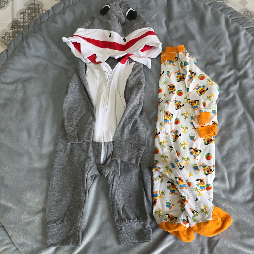 2 Piece - Baby Shark Hooded Jumpsuit + Beach Print Footed Pajamas